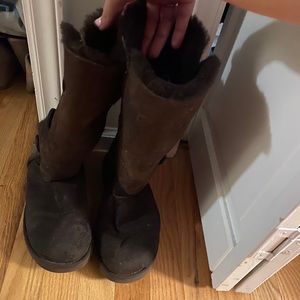 Ugg Bailey button triplet II chocolate ugg boots 9